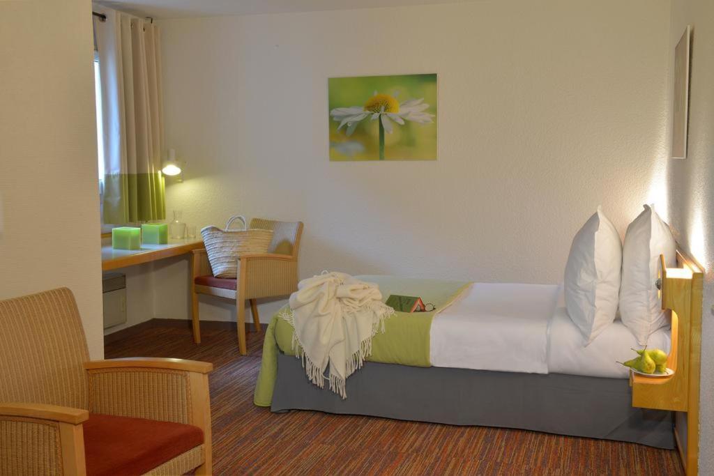 Logis Hotel Le Relais Du Moulin Valençay Esterno foto