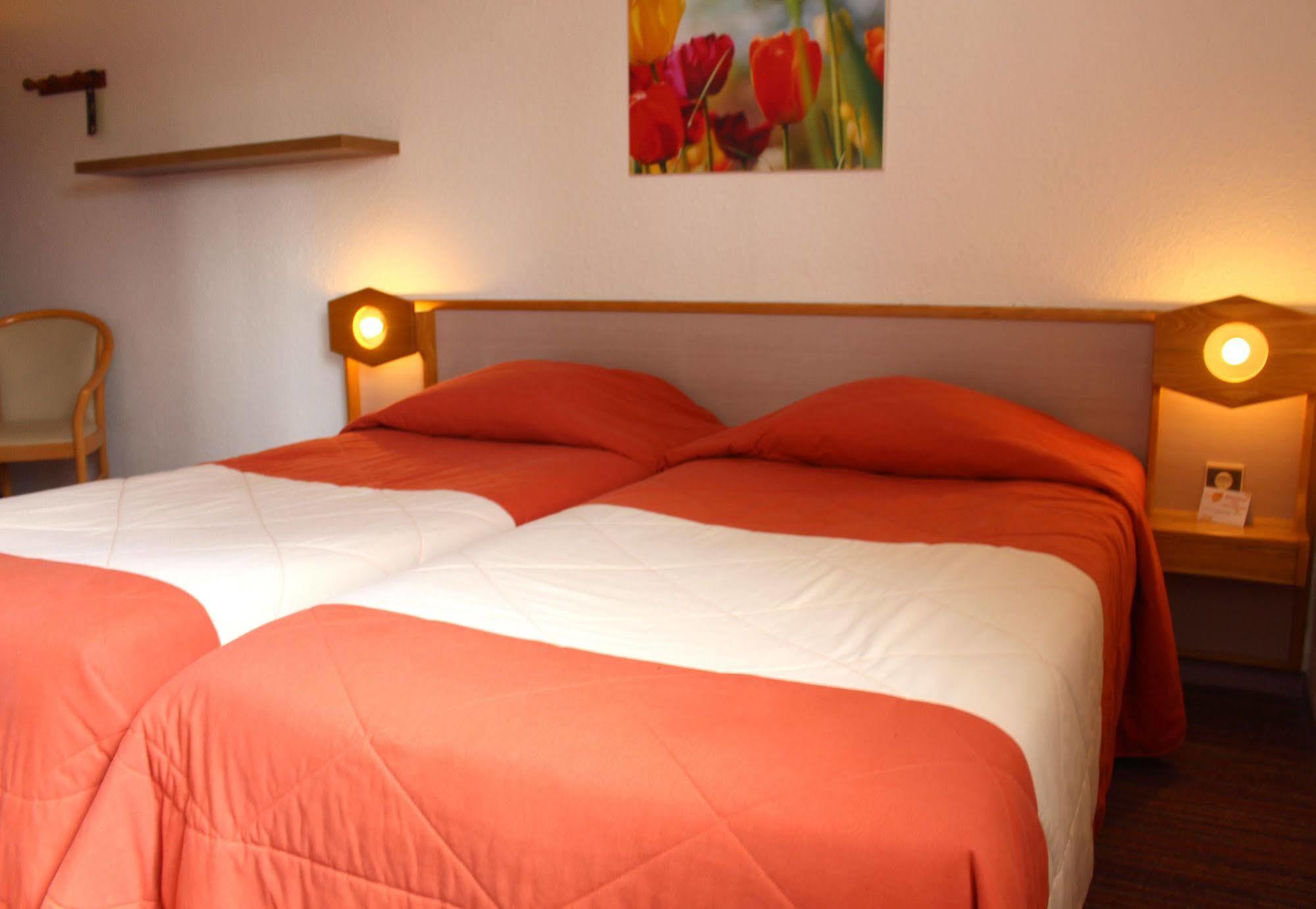 Logis Hotel Le Relais Du Moulin Valençay Esterno foto