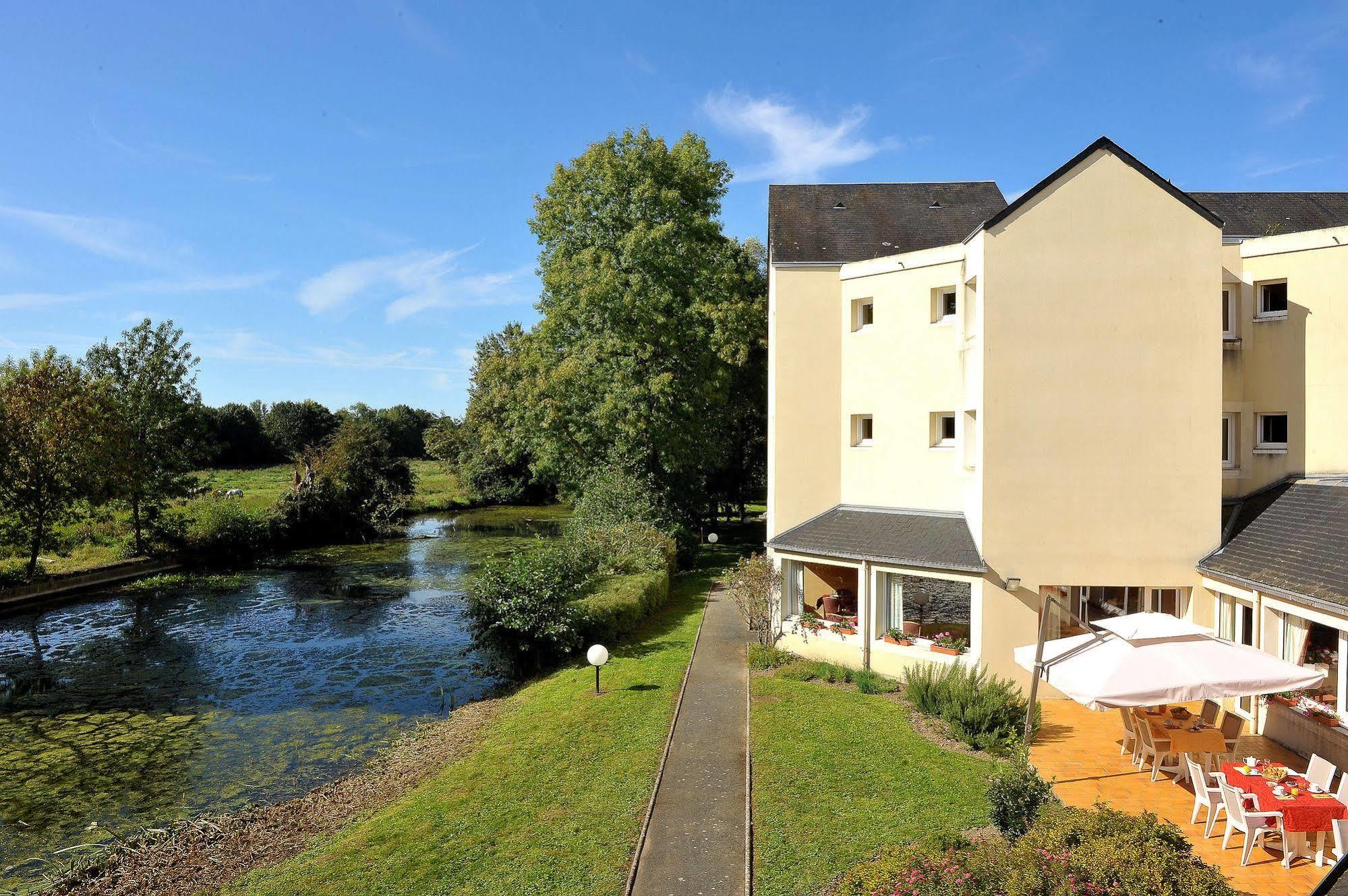 Logis Hotel Le Relais Du Moulin Valençay Esterno foto